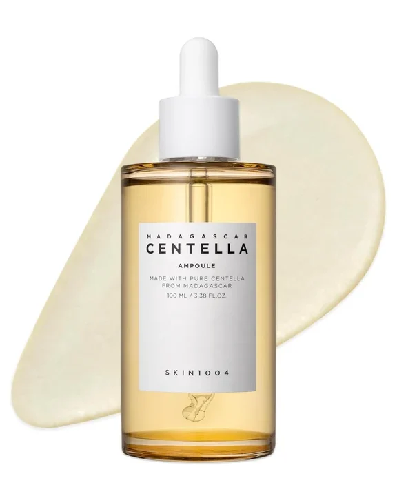 Ampoule légère à base de Centella Asiatica de Madagascar. Elle aide à apaiser les peaux sensibles, soutenir la barrière cutanée et maintenir une hydratation confortable.